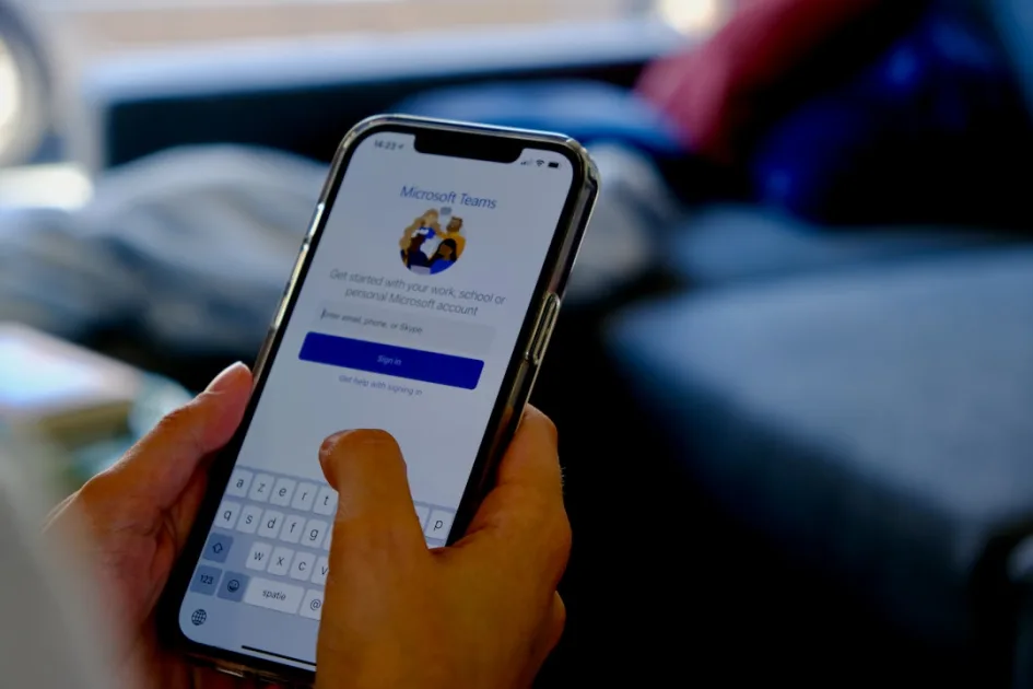 person holding silver iphone 6